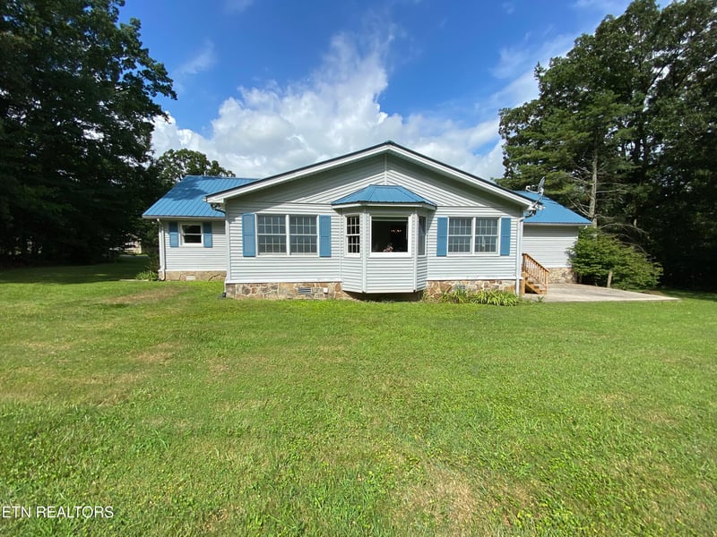 2565 Dunbar Rd, Crossville, TN 38572