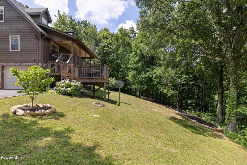 2565 Misty Shadows Dr, Sevierville, TN 37862