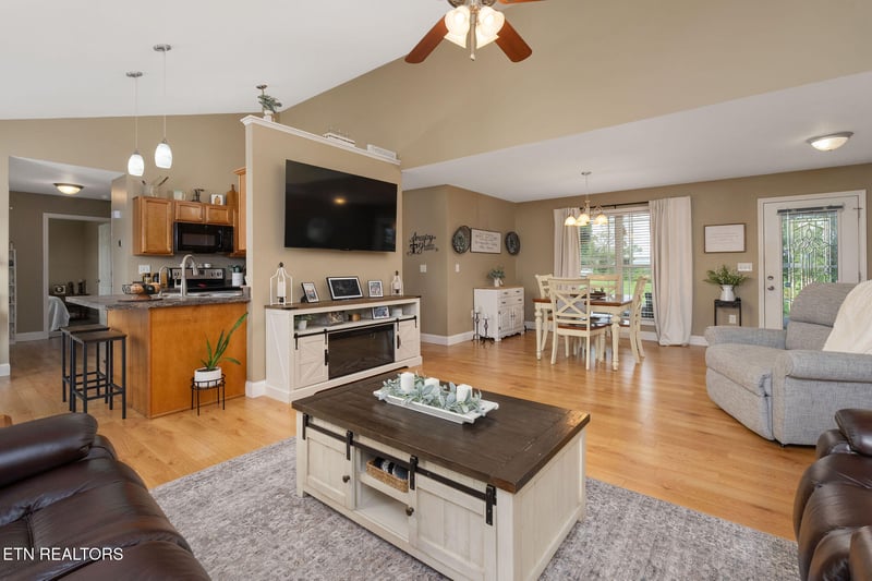 2566 Howerton Dr, Morristown, TN 37814