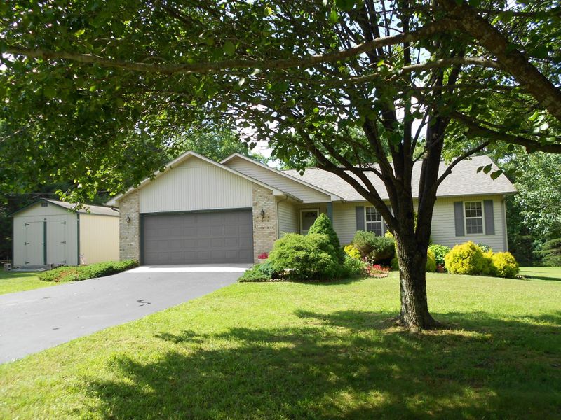 2566 Tabor Loop, Crossville, TN 38555