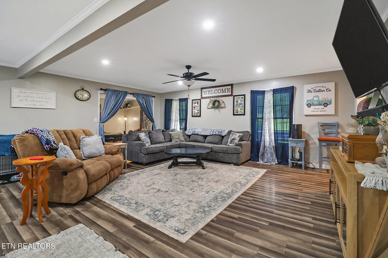 257 Brookhaven Dr, Crossville, TN 38555
