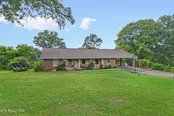 257 Brookhaven Dr, Crossville, TN 38555