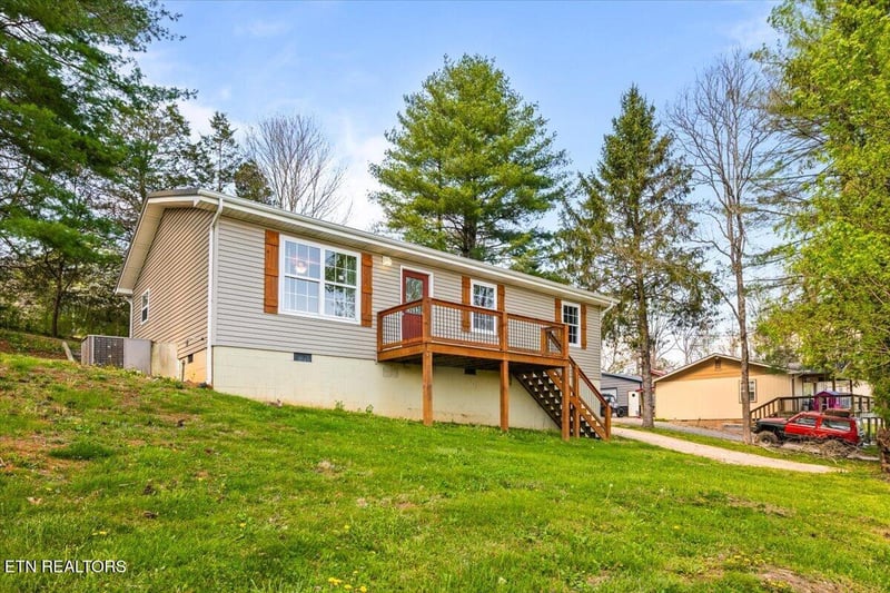 257 Gamble Ln, Lafollette, TN 37766