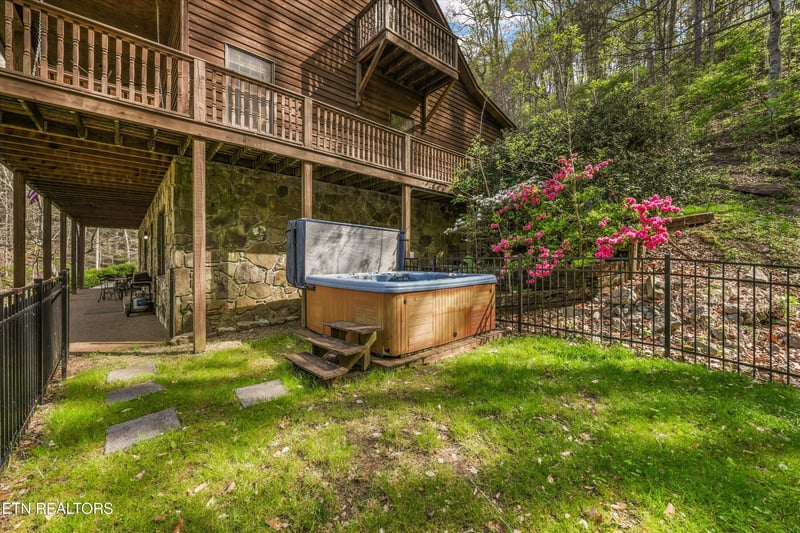 257 Lone Ridge Ln, Clinton, TN 37716