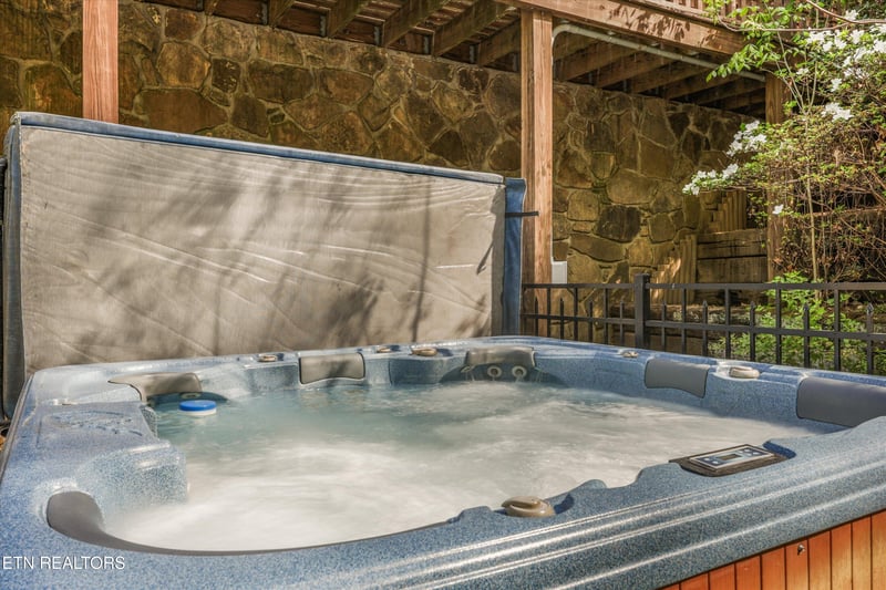 257 Lone Ridge Ln, Clinton, TN 37716