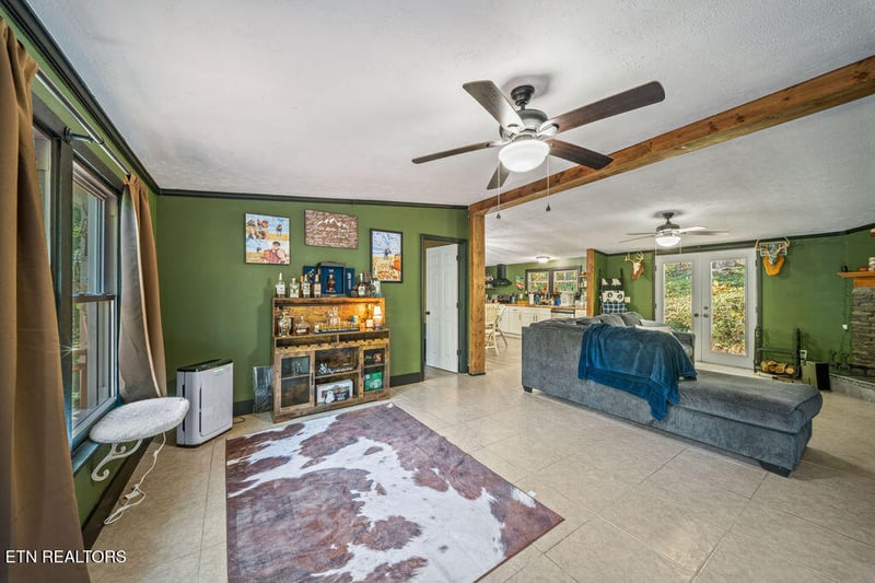 257 Old Andersonville Pike, Heiskell, TN 37754