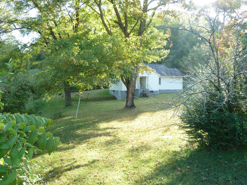 258 Cruze Rd, Powell, TN 37849