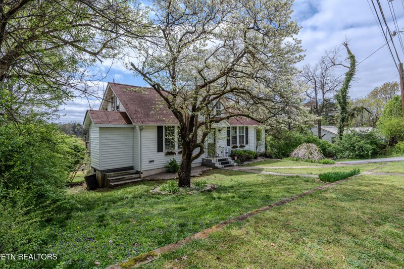 258 E Moody Ave, Knoxville, TN 37920