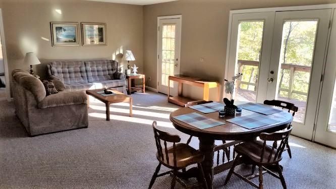 258 Hiwassee Dr, Jacksboro, TN 37757