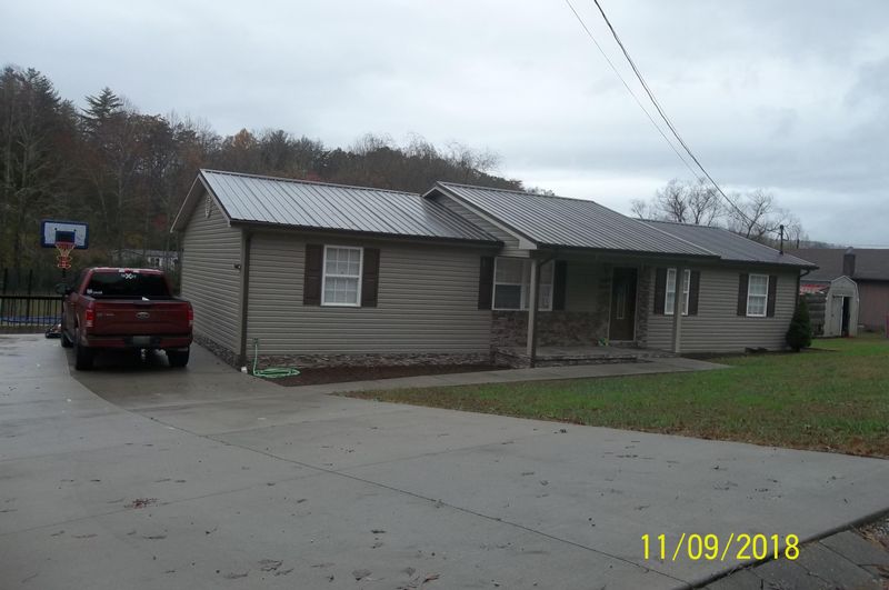 258 Jackson Ln, Oliver Springs, TN 37840