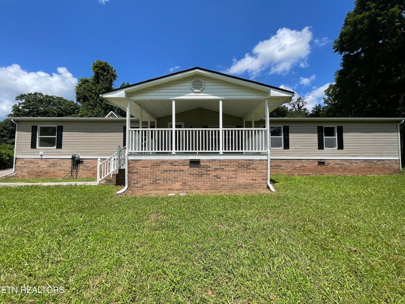 258 Old Tacora Hills Rd, Clinton, TN 37716