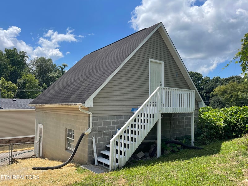 258 Old Tacora Hills Rd, Clinton, TN 37716