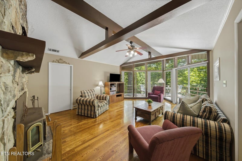 258 Stott Ln, Gatlinburg, TN 37738