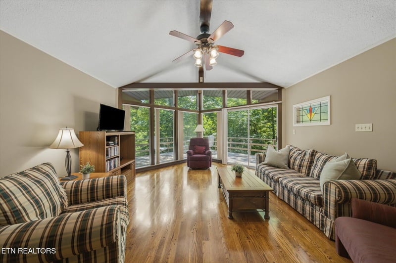258 Stott Ln, Gatlinburg, TN 37738