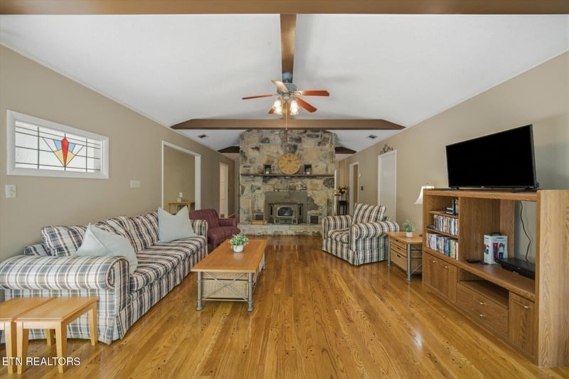 258 Stott Ln, Gatlinburg, TN 37738
