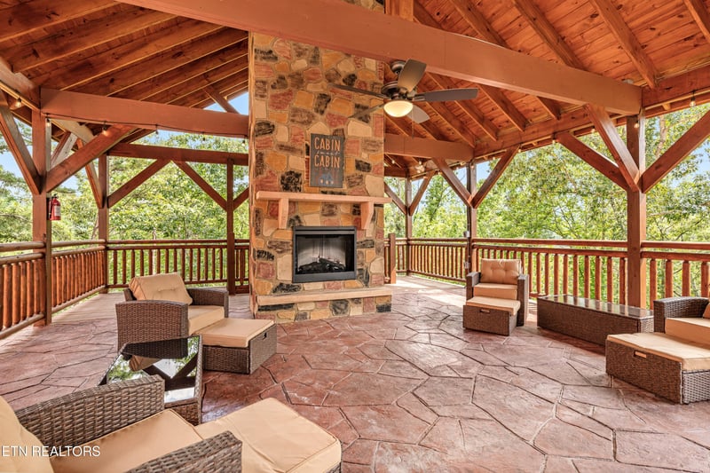 2586 Rogers Way, Sevierville, TN 37876