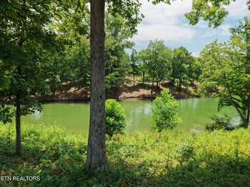 259 Careen Ct, Lenoir City, TN 37772