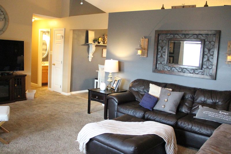 259 Cattlemans Dr, Lenoir City, TN 37772