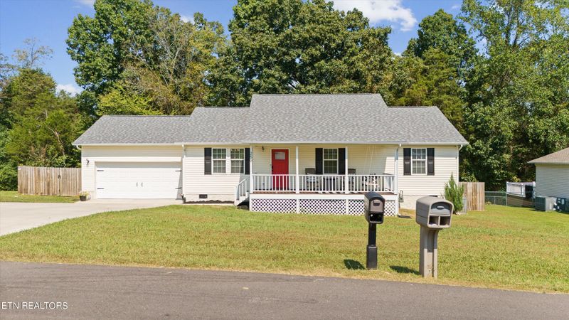 259 Clover Cir, Jacksboro, TN 37757