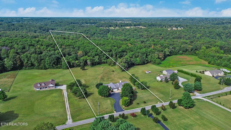 259 Wistarbrook Dr, Crossville, TN 38571