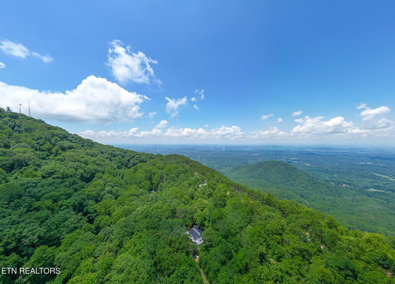 2592 Bluff Mountain Rd, Sevierville, TN 37876