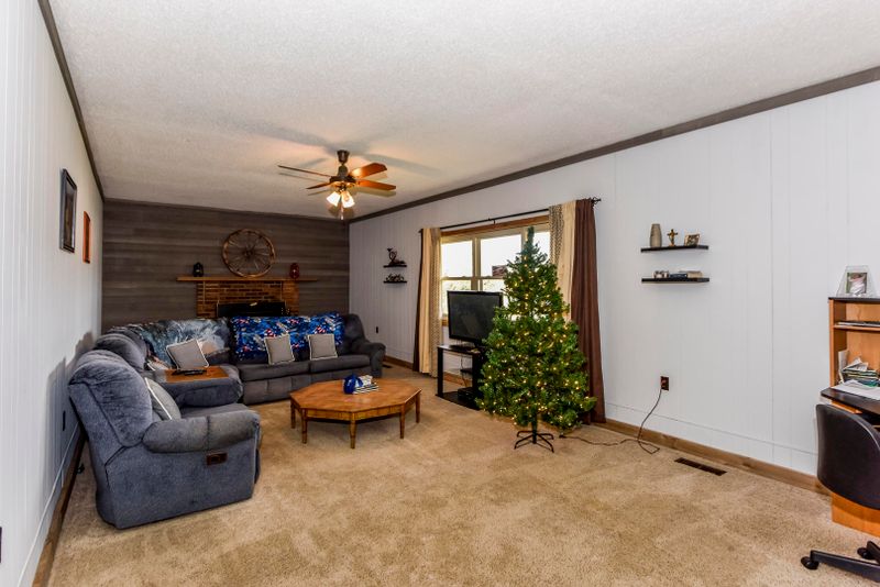 2598 Maple Hill Rd, Loudon, TN 37774