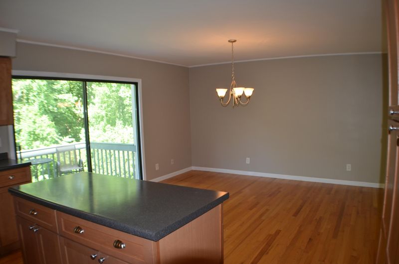 26 Brookside Dr, Oak Ridge, TN 37830
