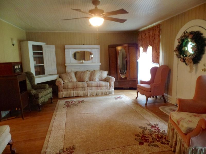 26 Elm Ln, Pleasant Hill, TN 38578