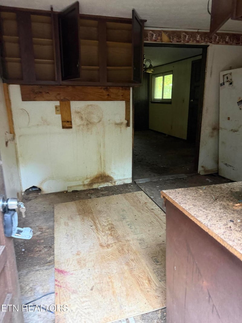 260 Dark Hollow Rd, Andersonville, TN 37705