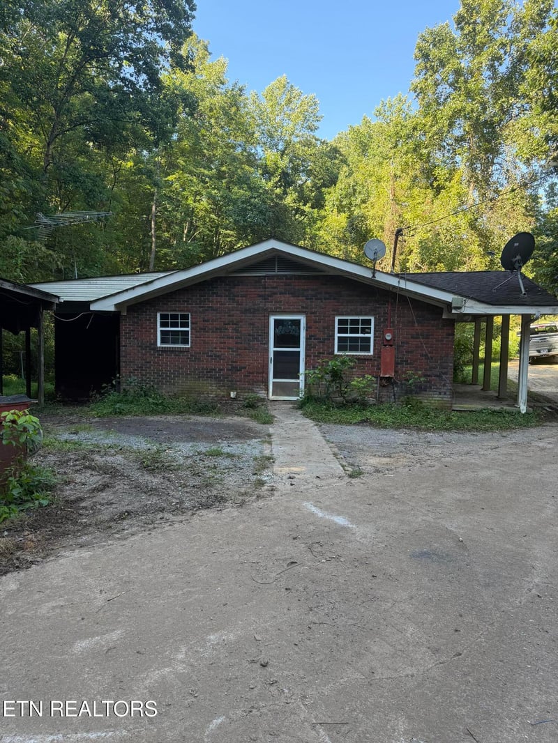 260 Dark Hollow Rd, Andersonville, TN 37705