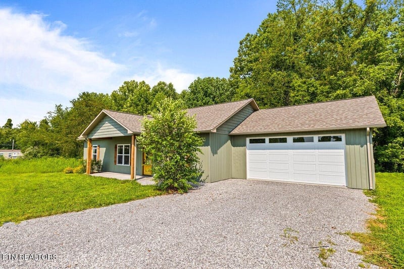 260 Hemlock Springs Dr, Helenwood, TN 37755
