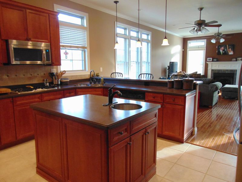 260 Pond View Dr, Kingston, TN 37763