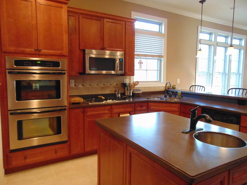 260 Pond View Dr, Kingston, TN 37763