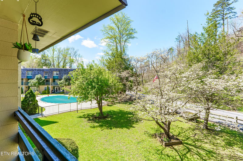 260 Roaring Fork Rd #220, Gatlinburg, TN 37738
