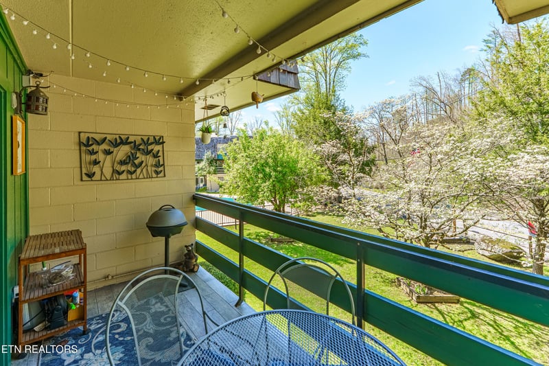 260 Roaring Fork Rd #220, Gatlinburg, TN 37738
