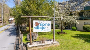 260 Roaring Fork Rd #220, Gatlinburg, TN 37738