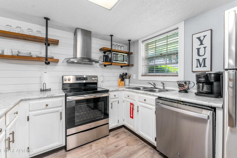 260 Roaring Fork Rd #APT 110, Gatlinburg, TN 37738