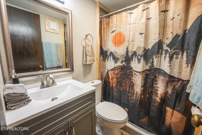 260 Roaring Fork Rd #APT 217, Gatlinburg, TN 37738