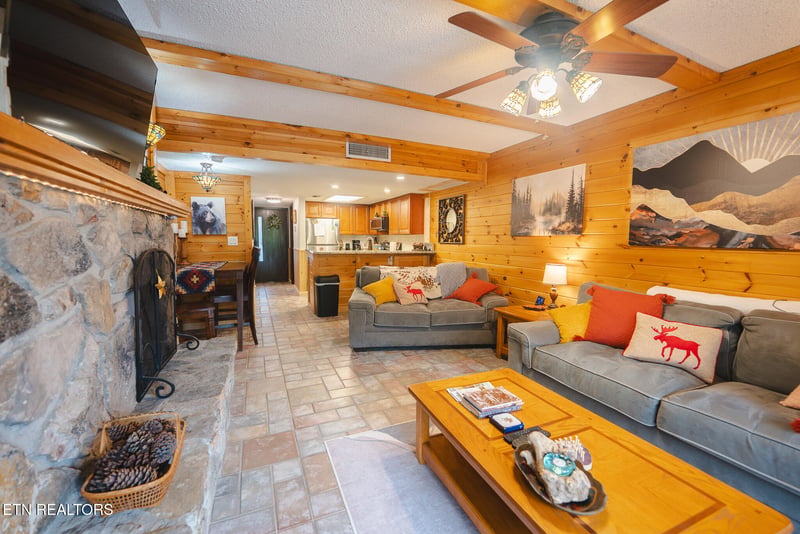 260 Roaring Fork Rd #APT 217, Gatlinburg, TN 37738