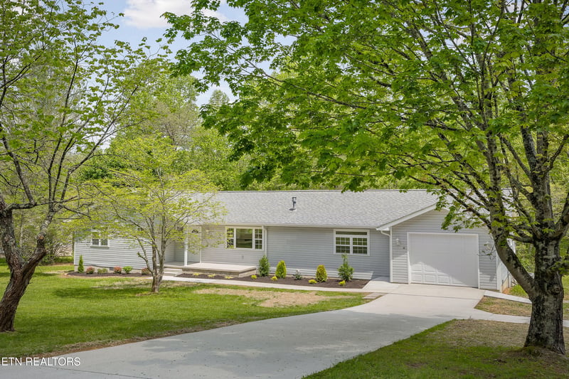 260 Yonside Dr, Sparta, TN 38583
