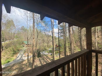 2601 Black Bear Ln, Sevierville, TN 37876
