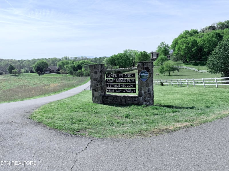 2601 Clyde Ed Rd, Kodak, TN 37764