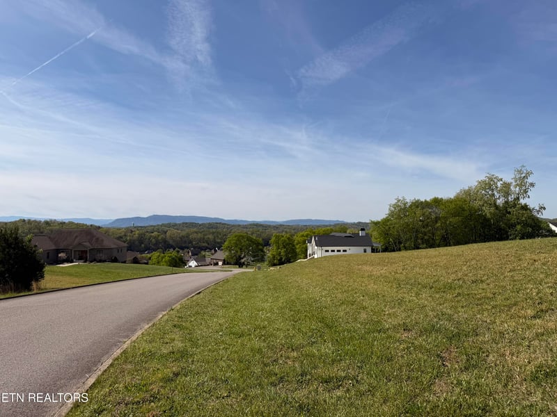2601 Clyde Ed Rd, Kodak, TN 37764