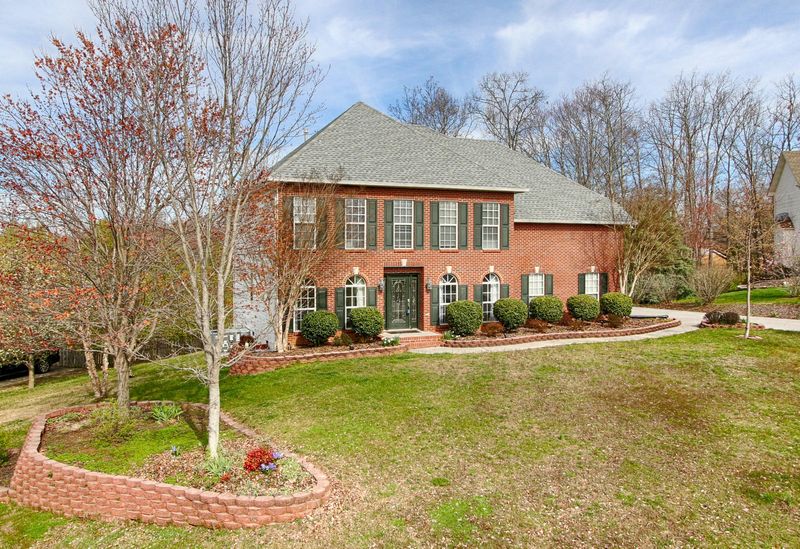 2601 Hawk Crest Ln, Knoxville, TN 37921