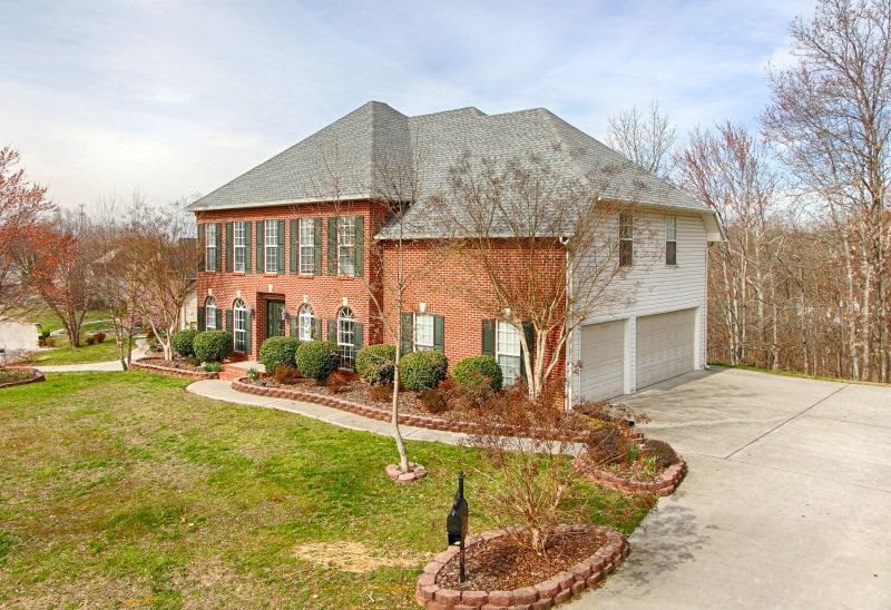2601 Hawk Crest Ln, Knoxville, TN 37921