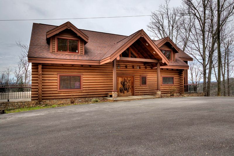 2602 Sharpes Ridge Way, Sevierville, TN 37876
