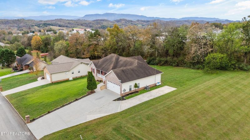 2604 Covington Cir, Sevierville, TN 37876