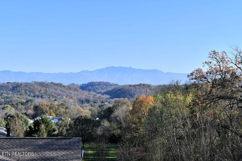 2604 Covington Cir, Sevierville, TN 37876