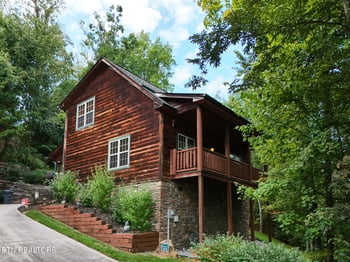 2604 Stonebrook Dr, Pigeon Forge, TN 37863