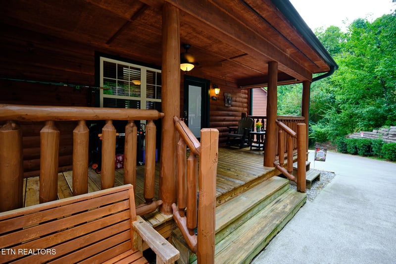 2604 Stonebrook Dr, Pigeon Forge, TN 37863